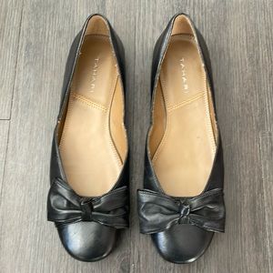 Tahari black bow flats, size 8.5, VGUC